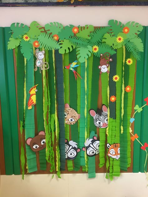 Jungle Theme Classroom Decorations, Jungle Theme Decorations, Jungle Crafts, Jungle Theme Classroom, Rainforest Theme, Jungle Decorations, Jungle Theme Parties, Deco Jungle, Jungle Theme Birthday