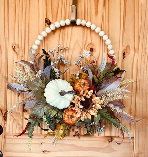 Wooden Bead Fall Wreath, Fall Wreath With Wooden Beads, Fall Bead Wreaths For Front Door, Fall Wood Bead Wreath, Fall Beaded Wreath, Fall Bead Wreath, Bead Wreath Ideas, Beaded Wreaths, Bead Wreaths