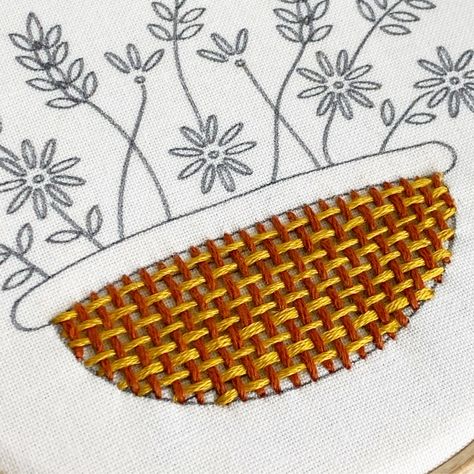 Flower Basket Embroidery, Basket Embroidery, Knitting Room, Basketweave Stitch, Simple Hand Embroidery Patterns, Beginner Embroidery Kit, Easy Patterns, Hand Embroidery Kits, Hand Embroidery Videos