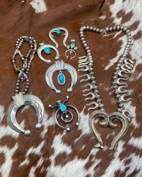 It’s a Happy Turquoise Tuesday! The recipe today calls for… A little Bisbee, a bit of #8, a pinch of Kingman and a whole lot of Naja!! Mixed well with Sterling Silver and stunning artist flair makes for eye catching beauty. All available! Much to give thanks for this week and every week. Shop our site and use WEARTHEWEST15 code during checkout to get 15% off these beauties (and others!) during Black Friday, Small Business Saturday and Cyber Monday!! www.TouchofTurquoise.com Thank you ... Turquoise Tuesday, Small Business Saturday, Give Thanks, The Recipe, Black Friday, Small Business, Turquoise, Sterling Silver, Silver