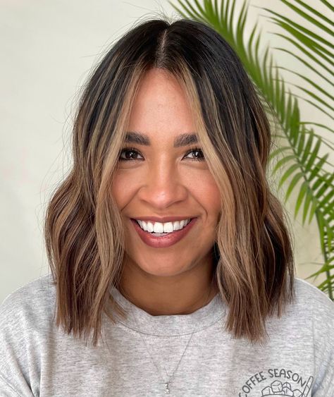 BRENDA ESTRADA | LOS ANGELES • COVINA HAIRSTYLIST | Balayage on short hair 🩷���🩷 . . Protected w/ @k18hair Lifted w/ @schwarzkopfpro Rooted w @schwarzkopfpro Toned w/ @redken Styled w/… | Instagram Short Dark Ombre Hair, Lived In Brunette Balayage Dark Roots, Blonde Balayage On Dark Hair Short, Short Dark Hair With Money Piece, Short Hair Balayage Brunette, Balayage Short Bob, Balayage On Short Hair, Dark Short Hair, Short Hair Brunette