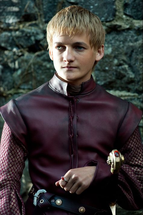 Game of Thrones - Season 1 Episode 2 Still Game Of Thrones Joffrey, Jack Gleeson, King Joffrey, Game Of Thrones Instagram, Joffrey Baratheon, Game Of Thrones Facts, Game Of Thrones Cast, Got Characters, Got Game Of Thrones