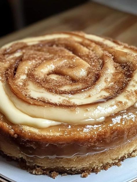 Tasteful food | Cinnamon Roll Honeybun Cheesecake 🍰🍩 | Facebook Cinnamon Roll Cheesecake With Cream Cheese Icing, Cinnamon Roll Honey Bun Cheesecake, Cinnamon Roll Cheesecake, Cheesecake Tarts, Cheesecake Cupcakes, Cream Cheese Icing, Sweet Roll, Graham Cracker Crumbs, Cream Cake