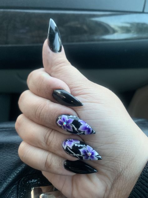 Flower Stiletto Nails, Black And Purple Nails, White And Purple Flowers, Magenta Nails, Pink Flower Nails, Autumn Reception, Nails With White, Black Stiletto Nails, Modern Nail Art