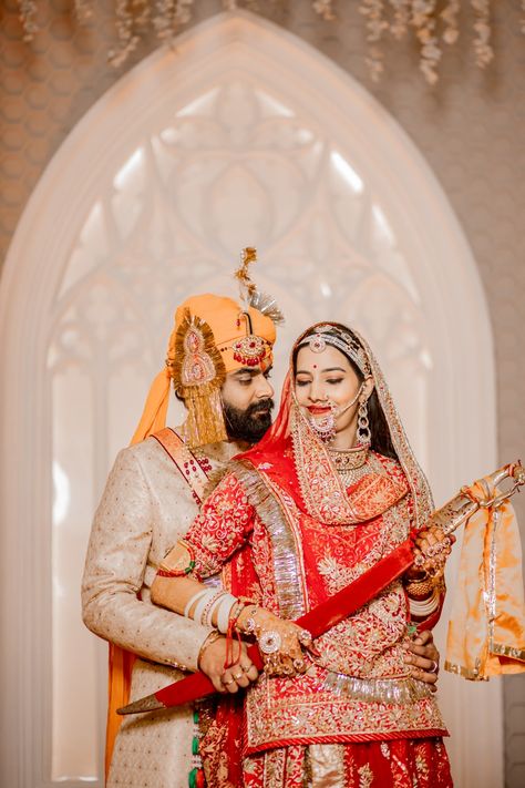 Rajasthani Wedding, Marriage Poses, Bride Groom Photoshoot, शादी की तस्वीरें, Rajasthani Bride, Indian Bride Poses, Indian Bride Photography Poses, Indian Wedding Poses, Bride Photos Poses