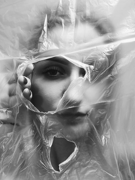 Unusual Portrait Photography, Distortion Photography, Distortion Art, A Level Art Sketchbook, Art Photography Portrait, Halloween Photo, Photographie Portrait Inspiration, Photography Inspiration Portrait, Face Photography