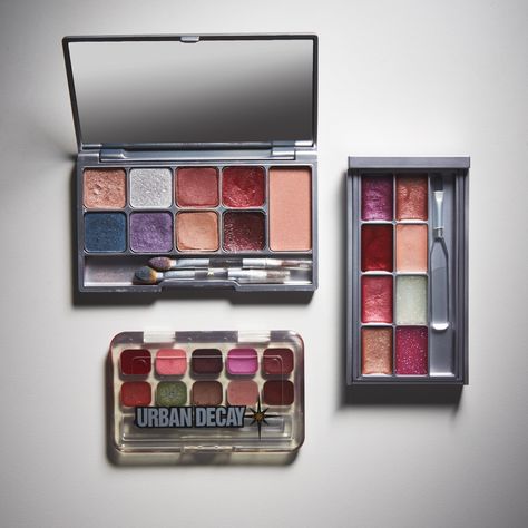 14 Discontinued Urban Decay Products We Want the Brand to Bring Back Discontinued Makeup, Nostalgic Beauty, Teal Eyes, 90s Makeup, Old Makeup, Makeup Package, Gloss Labial, Fancy Makeup, Vintage Cosmetics