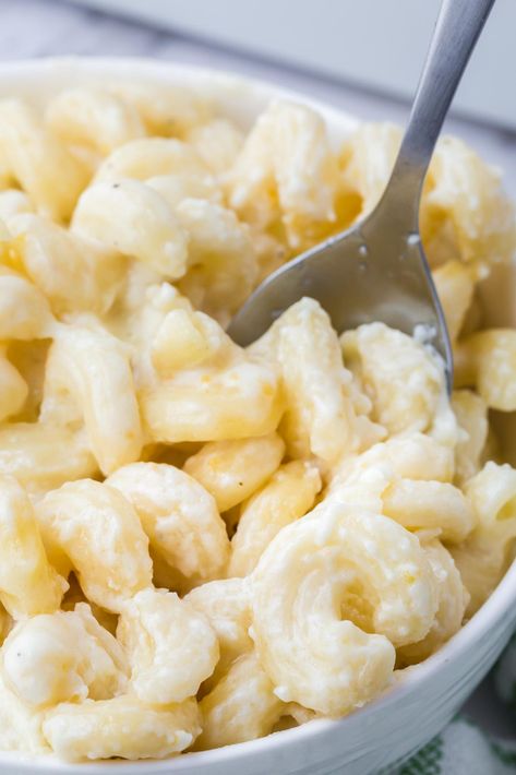 Homemade White Cheddar Mac And Cheese, Spiral Mac And Cheese, American Mac And Cheese, White Cheddar Mac And Cheese, White Mac And Cheese, Seafood Mac And Cheese, Macaroni Noodles, Best Mac N Cheese Recipe, Cheddar Mac And Cheese