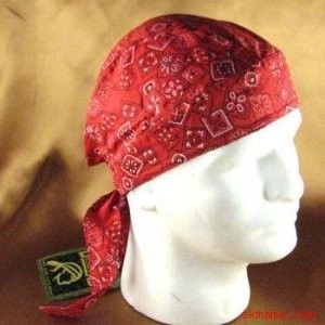 This is a guide about du rag pattern. These fun cloth head covers or skull caps are worn by men and women, and often tied from handkerchiefs. Dew Rag Pattern Free, Skull Cap Pattern, Welding Cap Pattern, Bandana Folding, Du Rag, Scrub Hat Patterns, Welding Cap, Biker Stuff, Do Rag