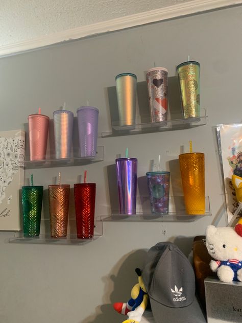 Starbucks Cups Organization Ideas, Tumbler Cup Storage Ideas, Starbucks Cup Display, Starbucks Cup Organization, Starbucks Cups Display, Tumbler Organization, Cups Organization, Cup Organization, Cup Display