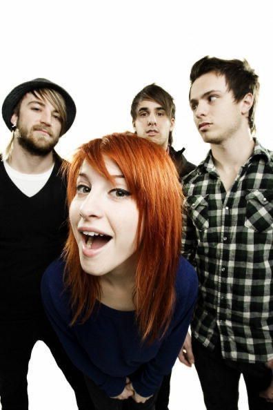 jeremy davis, hayley williams, zac farro, and josh farro from paramore. riot! era Josh Farro, 2000s Bands, Paramore Band, Zac Farro, 2000s Posters, Jeremy Davis, Haley Williams, Hayley Paramore, Pop Punk Bands