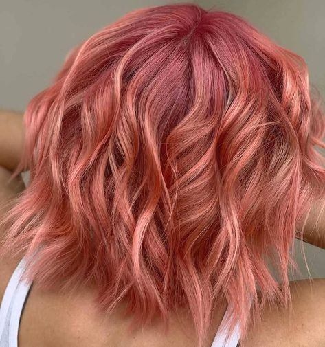 behindthechair.com on Instagram: “* Gorgeous Pink - Peach, Rose Gold lusciousness by @savvyheartshair! STUNNING SAVANNA... JUST STUNNING! 👊💥 #behindthechair #rosegoldhair…” Peach Hair Colors, Gold Hair Colors, Hair Color Rose Gold, Peach Hair, Hair Artist, Beautiful Hair Color, Lob Haircut, Peinados Fáciles Para Cabello Corto, Rose Gold Hair