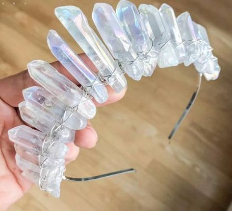 Check out this item in my Etsy shop https://www.etsy.com/listing/935148922/silvery-wire-wrapped-smooth-white-ab Quartz Tiara, Angel Aura Crystal, Quartz Crown, Crystal Crown Tiaras, White Quartz Crystal, Mermaid Crown, Silver Headband, Crown Tiara, Crystal Headpiece