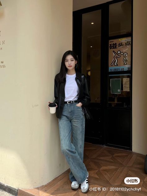 Simple Chic Outfits Minimal Classic, Types Of Outfits Style, Outfit Casual Korea, Korean Outfits Aesthetic, Millennial Outfit, How To Wear Shirt, Smart Casual Women Outfits, Smart Casual Women, Simple Style Outfits