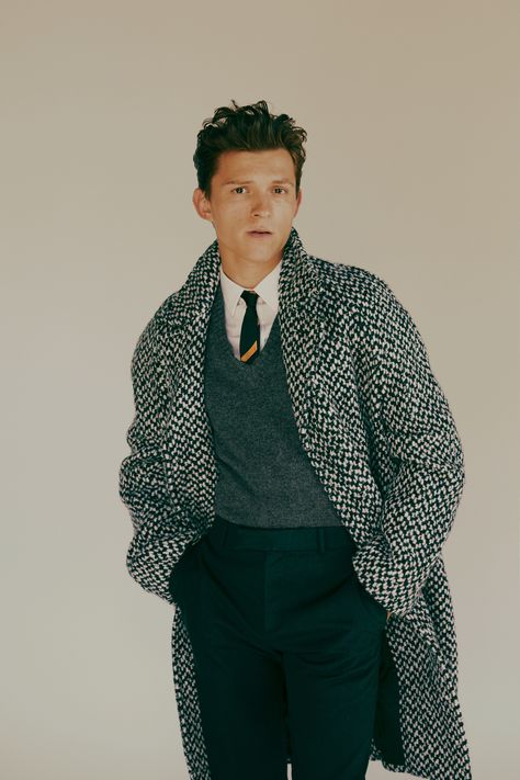 Albert Pike, Gq Mens Style, Abercrombie Men, Tom Holland Peter Parker, Young Celebrities, Gq Style, Tom Holland Spiderman, Hot Wings, Tommy Boy