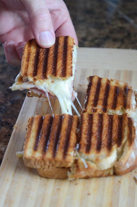 Panini Sandwiches Ham, Ham And Cheese Panini, Ham Panini, Panini Press Recipes, Grilled Cheese Panini, Maple Ham, Cheese Panini, Dinner Sandwich, Apple Sandwich