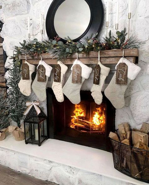 40+ Cozy And Wonderful Rustic Farmhouse Christmas Decorating Ideas Natal Country, Rustic Farmhouse Christmas, Stocking Tags, Christmas Mantle Decor, Christmas Mantel Decorations, Flocked Christmas Trees, Christmas Mantle, Design Apartment, Christmas Fireplace