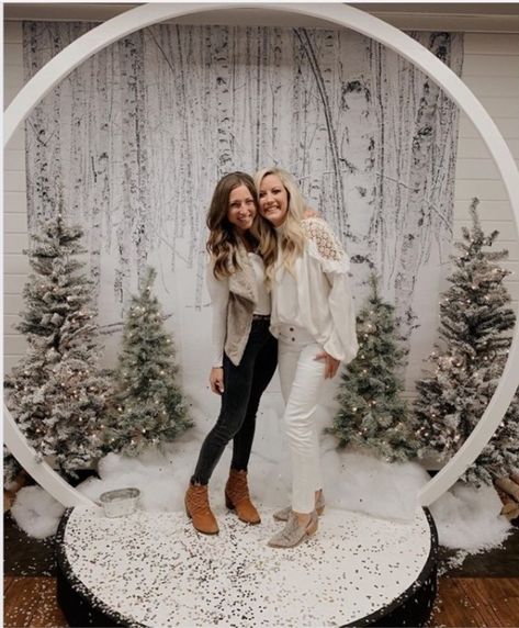 Winter Wonderland Selfie Station, Work Christmas Party Photo Booth, Winter Props For Photos, Winter Wonderland Photo Booth Diy, Winter Wonderland Vendor Booth, Diy Giant Snow Globe Photo Booth, Winterfest Party Ideas, Snowball Photoshoot, Winter Bridal Shower Backdrop