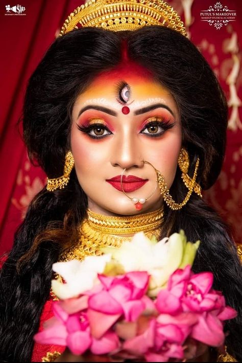 Durga Look Makeup, Durga Ma Makeup Look, Durga Mata Makeup Look, Durga Maa Look, Durga Look Photoshoot, Durga Maa Look Photoshoot, Durga Maa Photoshoot, Durga Maa Makeup Look, Devi Makeup Look