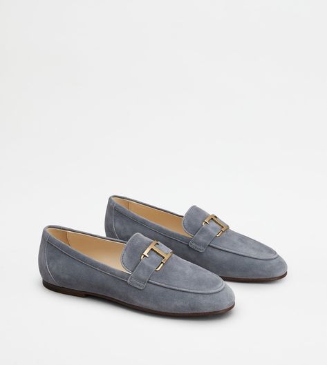 Loafers Outfit, Loafer Shoes Women, Timeless Accessories, Italian Luxury, Prada Shoes, Shoe Obsession, Gray Suede, Penny Loafers, Shoe Sale