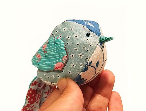 Make One or a Whole Flock of These Cute Birds - Quilting Digest Diy Fabric Bird Free Pattern, Fabric Birds Diy Sewing Patterns, Stuffed Bird Sewing Pattern Free, Fabric Bird Ornaments, How To Make A Bird, Fabric Birds Pattern Free, Bird Template Printable Free Pattern, Fabric Bird Pattern, Quilted Animals