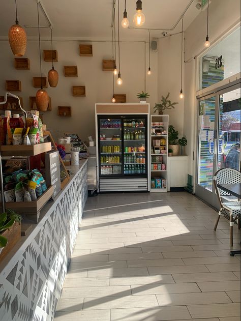 Small Boba Shop Design, Small Boba Shop, Smoothie Shop Aesthetic, Boba Shop Aesthetic, Bread Store, Cafe Plan, Gym Bar, Bakery Design Interior, Grocery Store Design