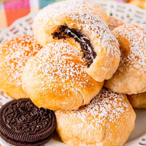 AIR FRYER FRIED OREOS Air Fryer Fried Oreos, Louisiana Crunch Cake, Banana Pudding Poke Cake, State Fair Food, Fried Oreos, Best Banana Pudding, Crunch Cake, Country Cook, Oreo Recipes