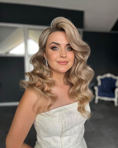 20 Timeless Hollywood Waves Styles To Shine On Every Occasion Wedding Big Hair, Curled Hair Bride, Deep Side Part Curly Hair, Vintage Glam Wedding Hair, 50s Hollywood Glam Hair, Half Up Hollywood Waves Wedding, Old Hollywood Hairstyles For Long Hair, Wedding Hollywood Waves, Hollywood Hair Waves