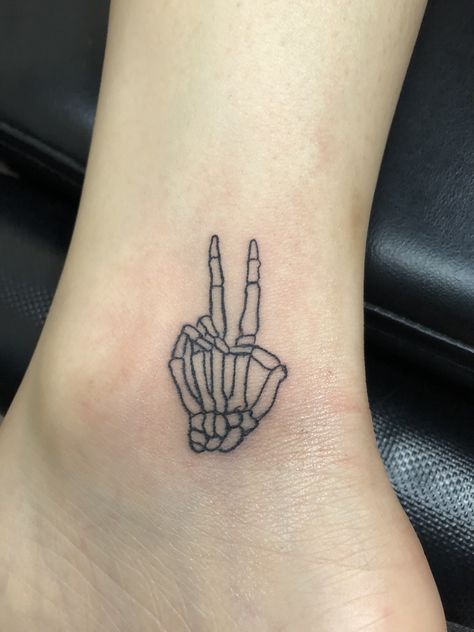 Xray Tech Tattoo Ideas, Xray Tattoo Ideas X Rays, Radiology Tattoo Ideas, Tiny Skeleton Tattoo, Radiology Tattoo, Rad Tattoo Ideas, Texas Tattoo, Tattoo Prints, Ray Tattoo