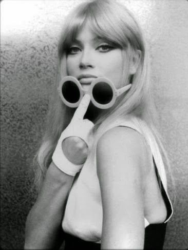 Marisa Mell 60s Photoshoot, 60s Aesthetic, Olivia Hussey, Jean Shrimpton, Bridget Bardot, 60s 70s Fashion, 60s And 70s Fashion, Sixties Fashion, Look Retro