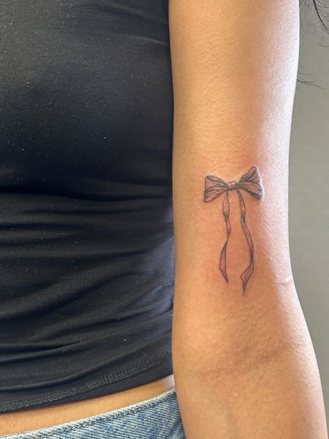 Dainty Bow Drawing, Flower Bouquet With Ribbon Tattoo, Ribbon Bow Tattoo, Sorority Tattoo, Girlie Tattoos, Lana Tattoo, Simple Unique Tattoos, Fineline Tattoo Ideas, Fine Line Tattoo Ideas