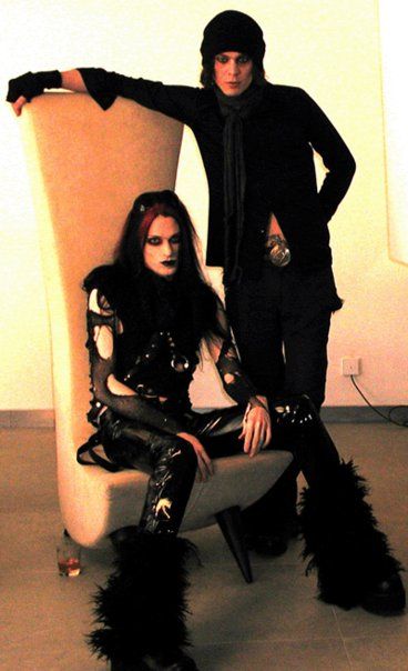 Sean Brennan of London After Midnight and Ville Valo..just..wow < -- agreed Sean Brennan, London After Midnight, Goth Bands, Goth Music, Goth Subculture, Ville Valo, Vocal Range, Riot Grrrl, Vintage Goth