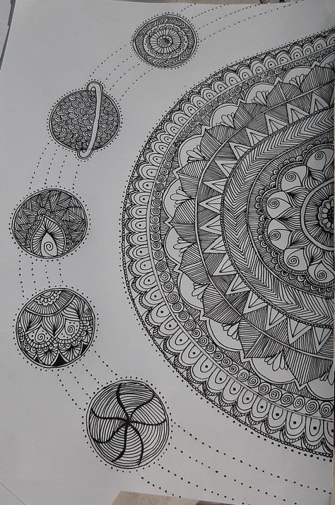 Solar System Mandala, Solar System Doodle, Doodle Art Designs, Mandala Drawing, Book Art Drawings, Drawing Techniques, Mandala Art, Solar System, Doodle Art