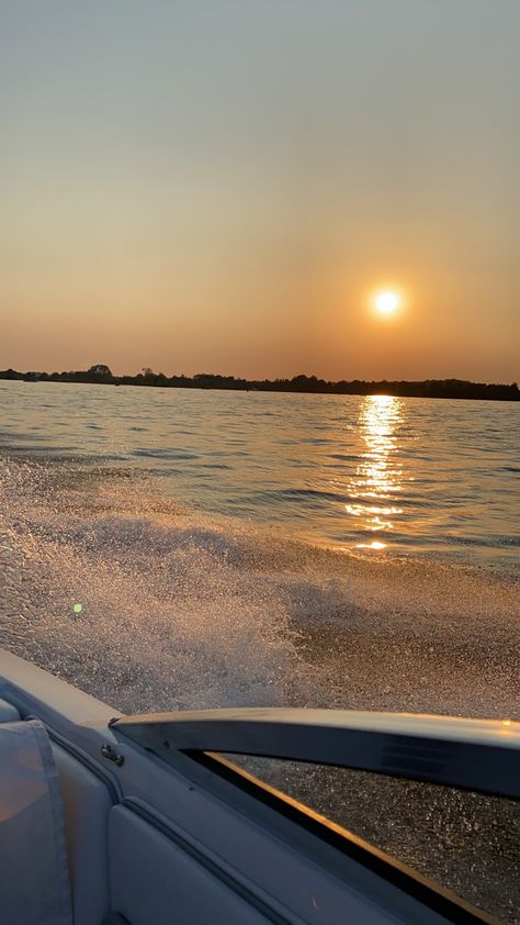 Boat Wake, Sunset Lake, Lake Boat, Summer Ideas, Lake Life, Summer Evening, Summer Nights, Picture Ideas, Summer Girls