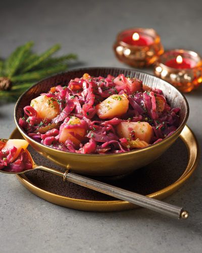 Red Cabbage and Potato Hash - ALDI UK Red Cabbage Recipes, Curry Recipes Vegetarian, Braised Red Cabbage, Aldi Recipes, Cabbage And Potatoes, Meat Free Recipes, Potato Hash, Vegetarian Curry, Cabbage Recipes