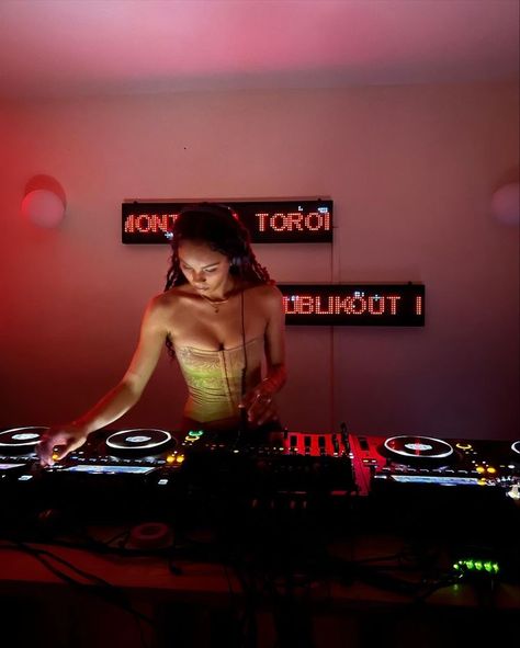 Girl Dj, Nyc Life, Don Juan, Drop Dead, Music Aesthetic, Dream Lifestyle, Star Girl, House Music, Live Stream