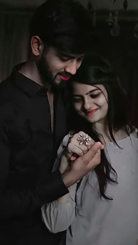 Status Aesthetic, Couples Dp, Dp Wallpaper, Beauty Movie, Romantic Couple Poses, Indian Couple, Romantic Couple Images, Wallpaper Beautiful, Being In Love