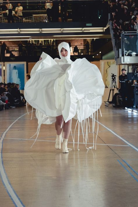 Central Saint Martin’s Reset 2023: A new era for the White Show - 1 Granary All White Runway Fashion, Central Saint Martins Sketchbook, Central Saint Martins White Show, White Swan Dress Haute Couture, Feather Avant Garde Fashion, Fashion Communication, Match Of The Day, First Year Student, Textile Company