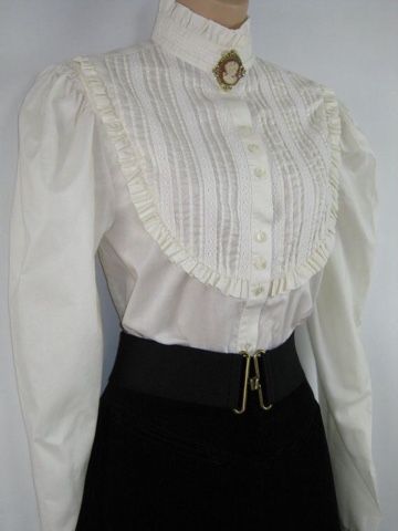 Wearing Pretty Laura Ashley Vintage, Pintuck Blouse, Ruffle Neck Blouse, Old Fashion Dresses, Edwardian Style, Retro Pin Up, Edwardian Fashion, Historical Dresses, Vintage Victorian