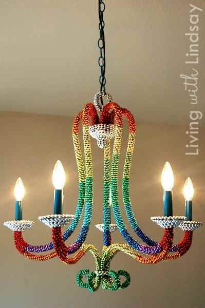 Outdoor Candle Chandelier, Funky Chandelier, Diy Outdoor Candles, Diy Chandelier Ideas, Chandelier Diy Crystal, Homemade Chandelier, Diy Drum Shade, Solar Light Chandelier, Eclectic Chandeliers