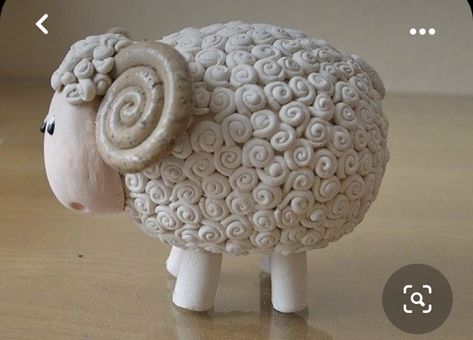 Polymer Clay Kunst, Sheep Crafts, Pottery Animals, Sculptures Céramiques, Pottery Workshop, Tanah Liat, Pottery Handbuilding, Clay Crafts Air Dry, Polymer Clay Animals