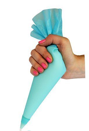 NY CAKE 20 Silicone Piping Bag *** Details can be found by clicking on the image. (This is an affiliate link) #decoratingtools Settee Dining, Piping Bag, Cute Baking, Bag Details, Useful Things, Baking Desserts, Amazon Kitchen, Chocolate Covered Strawberries, Kitchen Tool