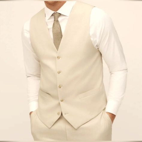 Sadlebred Suit Vest Brand New XL Comfort Flex Tan 60% Off Brand New. Cream Shirt Outfit Men Formal, Cream Formal Outfit Men, Chambelan Outfits, Groom Vest, Wedding Vest, Khaki Vest, Male Outfits, Cream Suit, Off Brand