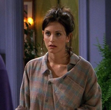 Monica Geller Hairstyles, Monica Geller Friends, Monica Geller, A Woman, Hair Cuts, Hairstyles, Anime, Hair