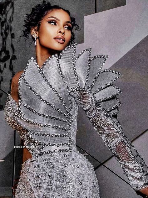 Wedding Anniversary Dinner, Afro Wedding Hairstyles, African Bridal Dress, Wedding Dress Sketches, Prom Inspiration, Dress Couture, Ankara Dress Styles, Best African Dresses