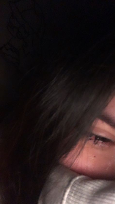 Girls Cry Hide Face, Girl Cry Aesthetique Eye, Crying Eye Fake Story, Grils Pic Real Hide Face, Crying Snaps Eye, Eye Pictures Aesthetic, Face Reveal Girl, Chill Selfies, Crying Makeup