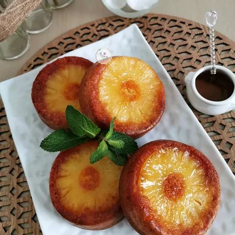 Petits moelleux renversés à l'ananas & mascarpone French Apple Cake, Dessert Recipies, Desserts With Biscuits, Thermomix Desserts, Cake Factory, No Cook Desserts, Batch Cooking, Beignets, Mini Desserts