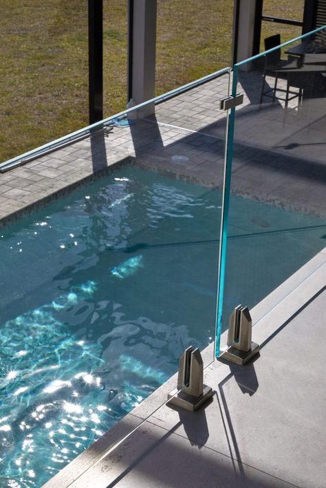 Pool Rails, Glass Balcony Railing, Balcony Glass Design, Glass Handrail, Modern Railing, Glass Balcony, Glass Fence, Glass Pool, Glass Stairs