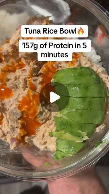 Dan Petcash on Instagram: "Straight protein right to the muscles. Disclaimer: tuna salad definitely tastes better with mayo in my opinion, but Greek yogurt is a great substitute and it’s also way higher in protein. #proteinrecipes #proteinfood" Tuna High Protein Meal, Tuna Protein Bowl, High Protein Tuna Recipes, Low Calorie Tuna Salad, Tuna Recipes Healthy, Tuna Lunch Ideas, High Protein Tuna Salad, Protein Tuna Salad, High Protein Tuna