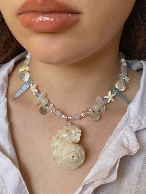 Mermaid Core Jewelry Diy, Mermaid Core Aesthetic Jewelry, Sea Shells Jewelry, Ocean-inspired Shell Necklace, Seashell Charm Bracelet, Ocean-inspired Pearl Necklace With Shell Charm, No Ordinary Girl, Handmade Mermaid-shaped Ocean-inspired Necklaces, Sea Jewelry